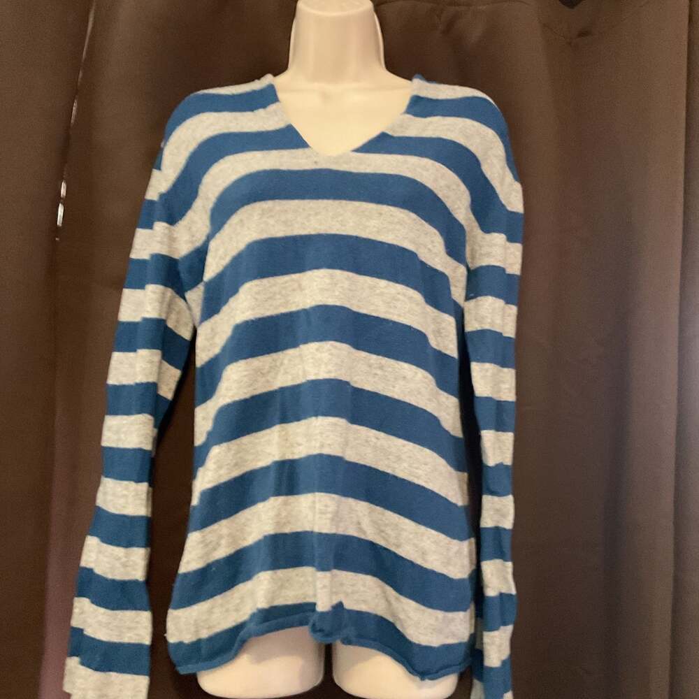 Tommy Hilfiger Blue and Grey Striped V-Neck Sweater, Lightweight Knit Pullover,